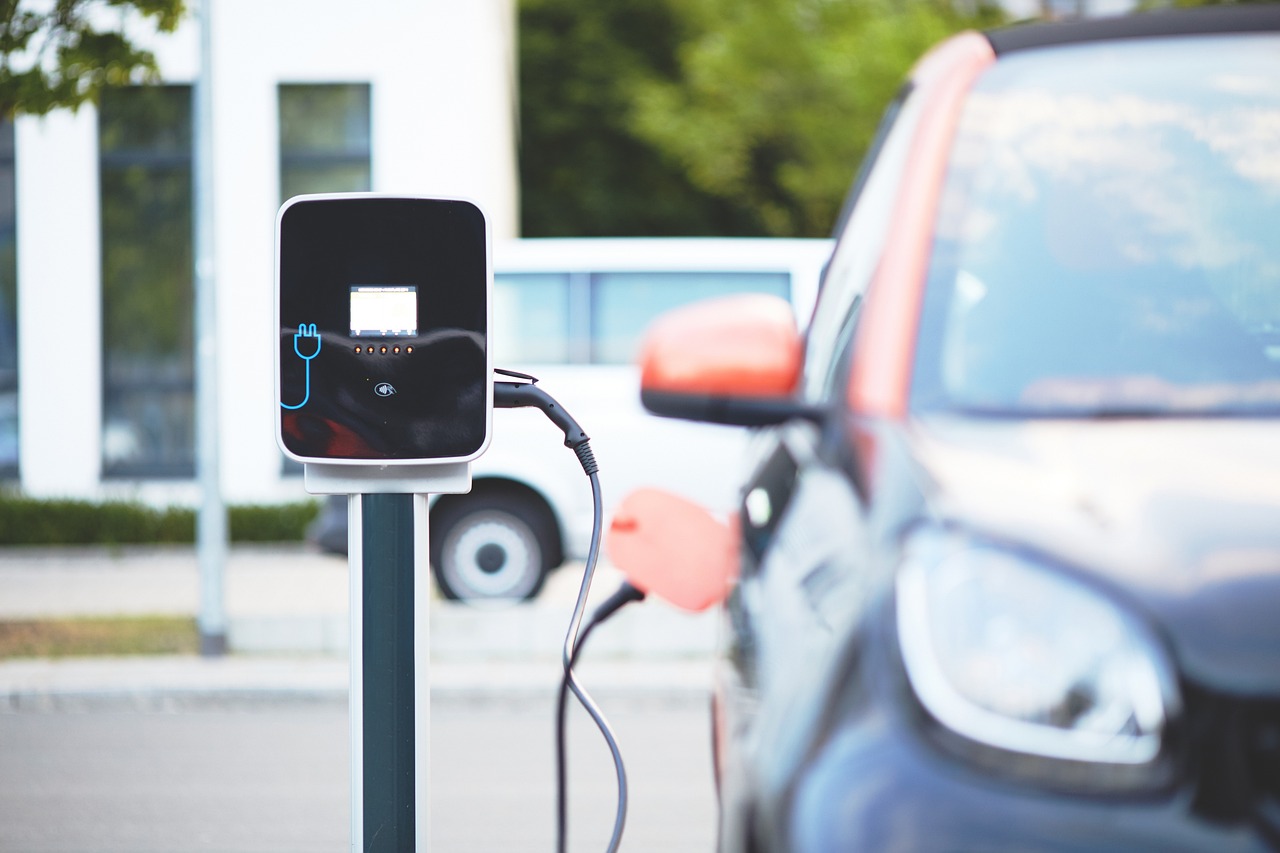 Borne de recharge et voiture électrique